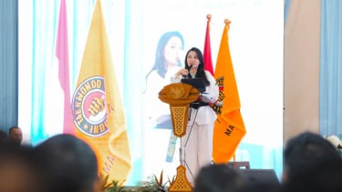 Apresiasi Prestasi Atletnya, Gubernur Malut Sherly Tjoanda: Menang Harus Rendah Hati, Kalah tetap Bermartabat