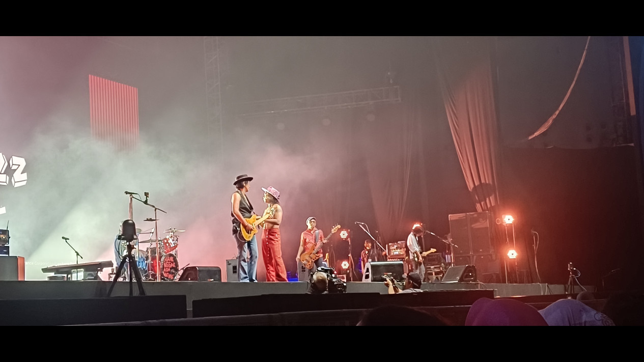 Slank Bikin Java Jazz Festival 2026 Hari Ketiga Pecah, Kaka Ajak Penonton Nyanyi Lagu Viral hingga Duet Bareng Margie Segers
            - galeri foto