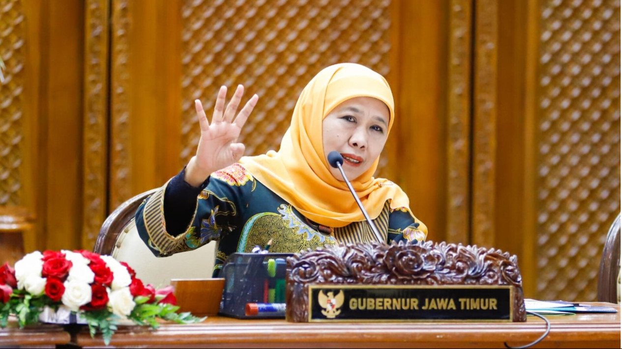Gubernur Khofifah Pastikan WFH ASN Pemprov Jatim Berlanjut, Jadwal Berubah Jadi Jumat
            - galeri foto