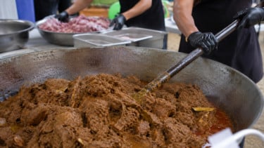 Daging Kurban Tak Harus Langsung Dimasak, Ini Tips Mengolahnya Jadi Rendang yang Tahan Lama dan Bernilai Gizi Tinggi