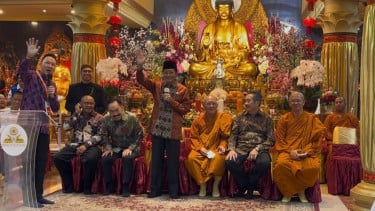 Peringati Hari Waisak, Menag Nasaruddin Umar Ajak Umat Jinakkan Ego