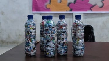 Edukasi Kebersihan Lingkungan, Warga dan Mahasiswa di Karo Sulap Sampah Plastik Jadi Ecobrick