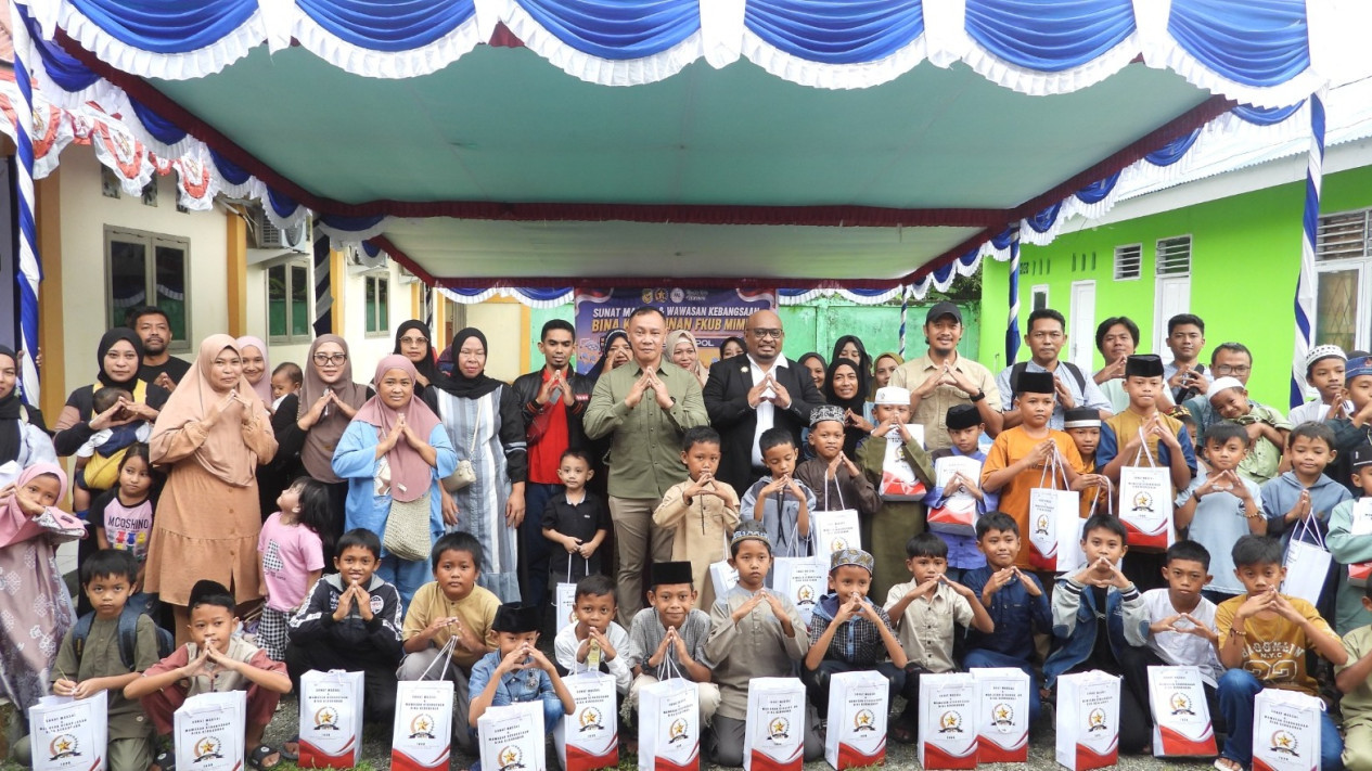 Momentum Hari Lahir Pancasila, FKUB Mimika dan Kesbangpol Gelar Sunat Massal Lintas Agama serta Edukasi Kebangsaan
            - galeri foto