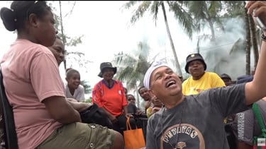 Bertemu Perempuan Kampung Enggros di Papua, Dedi Mulyadi: Kakak-Kakak Cantik Sekali