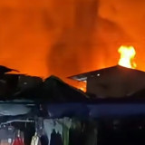 Kebakaran Hebat Landa Kawasan Padat Penduduk di Kemayoran, Damkar Jakarta Terjunkan 100 Personel