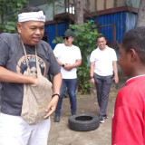 Dedi Mulyadi Jadi Kiper Dadakan, Tantang Anak-anak Papua Cetak Gol: Kalau Masuk Aku Kasih Rp200 Ribu