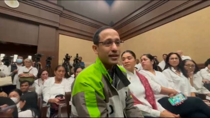 Nadiem Gunakan Jaket Nomor 001 Milik Driver Gojek Pertama Mulyono