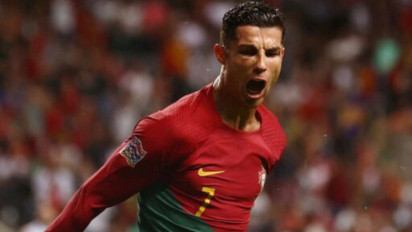 Ronaldo Respons Pengakuan Mengejutkan Eks Barcelona yang Bohong soal Messi