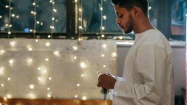 Dzikir Pagi Petang, Baca 100 Kali Kata Syekh Syekh Ali Jaber Pahalanya Lebih Utama dari 100 Kuda di Jalan Allah