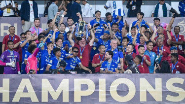 Pada Media Belanda dan Tijjani Reijnders, Eliano Reijnders Pamer Konvoi Juara Persib Bandung: 5-7 Juta Bobotoh Berkumpul di Jalanan