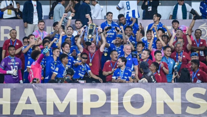 Pada Media Belanda dan Tijjani Reijnders, Eliano Reijnders Pamer Konvoi Juara Persib Bandung: 5-7 Juta Bobotoh Berkumpul di Jalanan