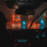 Jangan Diabaikan, Ini 4 Alasan Lampu Kabin Mobil Sebaiknya Dimatikan Saat Berkendara Malam Hari
