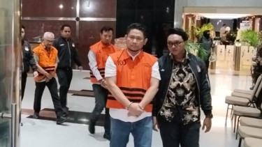 KPK Tahan Tiga Tersangka Korupsi Proyek Pembangunan Gedung Pemkab Lamongan