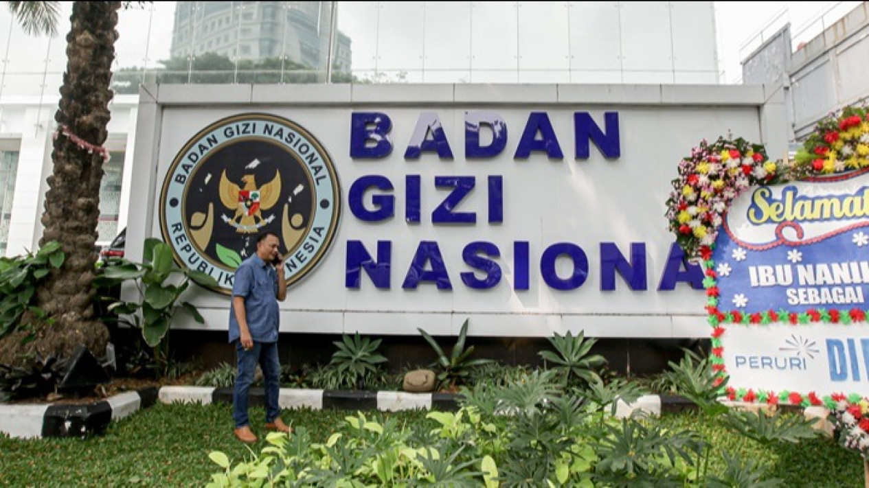 Lensa Berbicara: Foto-foto Penggeledahan Kantor BGN, Aktivitas Perkantoran Terhenti
            - galeri foto