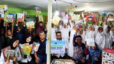Ribuan Buku Disalurkan ke Sekolah Pedalaman, Jembatani Mimpi Anak-Anak Lewat Penguatan Literasi