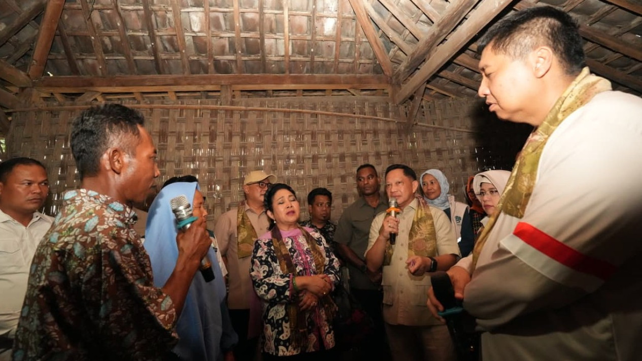 Pantau Ketepatan Sasaran BSPS, Mendagri dan Menteri PKP Tinjau Langsung Bedah Rumah di Bantul
            - galeri foto