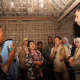 Pantau Ketepatan Sasaran BSPS, Mendagri dan Menteri PKP Tinjau Langsung Bedah Rumah di Bantul