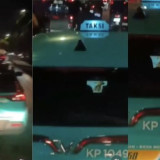 Heboh Sopir Taksi  Hijau  Green SM Nonton Video Syur Saat Nyetir