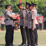 Anak Buruh Tani Jadi Lulusan Terbaik Predikat Cendekia Bintara Kemampuan Brimob di SPN Polda Jatim
