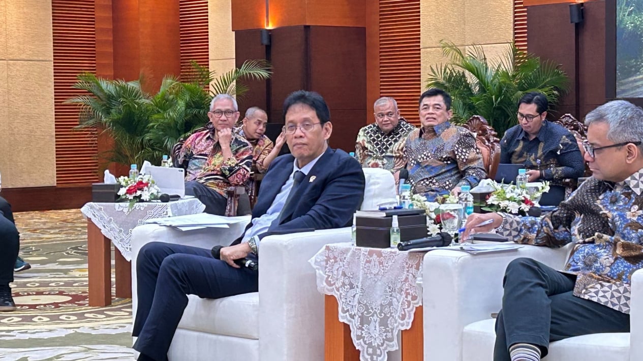 Nilai Tukar Rupiah Tembus Rp18.000, Purbaya Tegaskan Asumsi APBN Belum Perlu Direvisi
            - galeri foto
