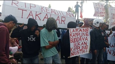 Warga Laikang Arak Keranda Mayat, Tolak PSN Kawasan Industri dan Pelabuhan di Takalar