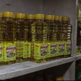 Lensa Berbicara: Harga Minyak Goreng Melambung, Toko Sembako Sepi Pembeli