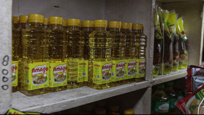 Lensa Berbicara: Harga Minyak Goreng Melambung, Toko Sembako Sepi Pembeli