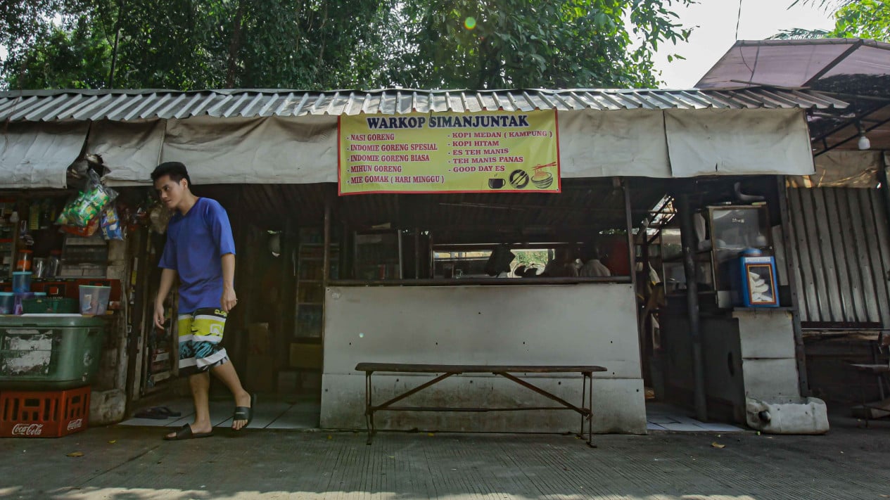 Lensa Berbicara: Harga Minyak Goreng Melambung, Gorengan Menghilang dari Warung Kopi
            - galeri foto