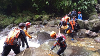 Basarnas Temukan Warga Jakarta Timur Korban Tenggelam di Curug Ciparay, Diduga Sempat Terseret Arus di Pusaran Air Deras