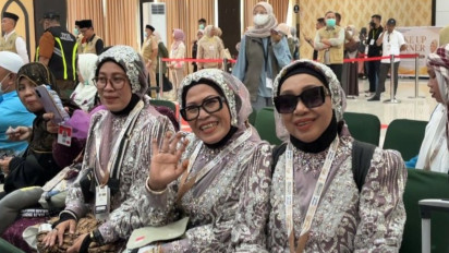Gemerlap Jemaah Haji Gowa Tiba di Asrama Haji Sudiang Makassar
