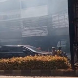Geger! Ada Ledakan Akibat Penggalian Lubang di Jalan Fatmawati Jaksel, Pekerja hingga Terlempar ke Atas
