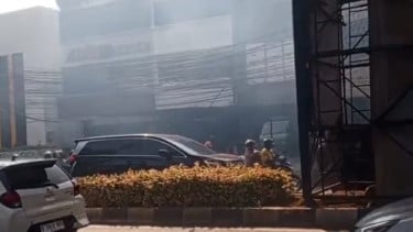 Geger! Ada Ledakan Akibat Penggalian Lubang di Jalan Fatmawati Jaksel, Pekerja hingga Terlempar ke Atas