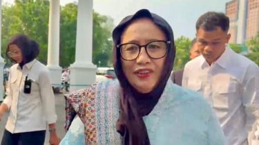 Jelang Dilantik Prabowo Jadi Kepala BGN, Nanik S. Deyang Tiba di Istana Pakai Kebaya Biru