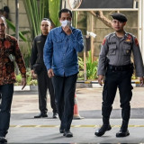 Lensa Berbicara: Bupati Muara Enim Edison Tiba di KPK Usai Terjaring OTT
