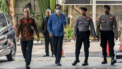 Lensa Berbicara: Bupati Muara Enim Edison Tiba di KPK Usai Terjaring OTT