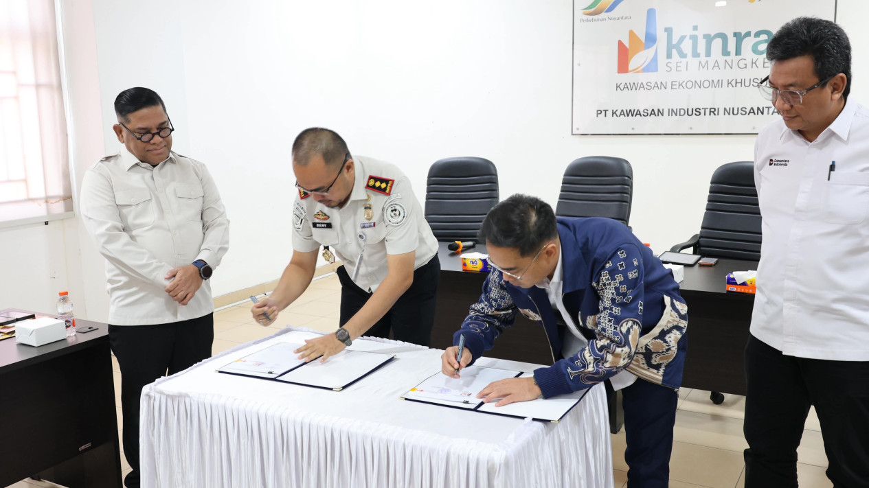 Dorong Investasi, Jajaran Kanwil Imigrasi Sumut Hadirkan ULTIMA di KEK Sei Mangkei
            - galeri foto