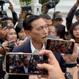 Tiba di Istana Secara Hampir Bersamaan, Luhut dan Chatib Bertemu Prabowo Subianto Selasa Sore