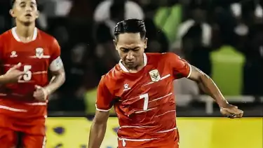Sulut Emosi Beckham Putra, Kronologi Oknum Suporter yang Acungkan Jari Tengah pada Timnas Indonesia Sampai Kena Damprat Kevin Diks