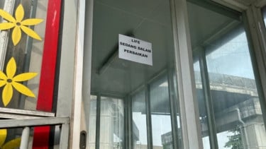 Lansia Kesulitan Naik Tangga Imbas Lift JPO Lenteng Agung Tak Berfungsi, Pramono: Kabel Dipotong Orang Tak Bertanggung Jawab