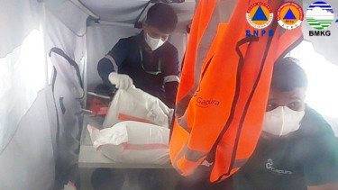 BNPB Modifikasi Cuaca di Aceh Barat, 1 Ton Garam Disebar untuk Padamkan Karhutla