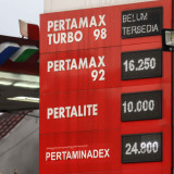 Lensa Berbicara: Harga Pertamax Naik, Sejumlah SPBU Dipadati Kendaraan