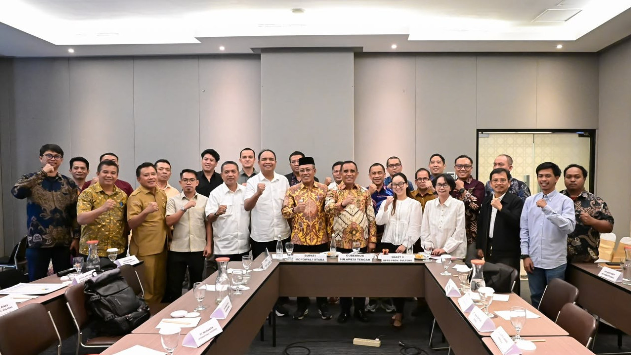 Anwar Hafid Ubah Efisiensi Jadi Inovasi, Sinergikan 16 Perusahaan Tambang Bangun Jalan Strategis Sulteng
            - galeri foto