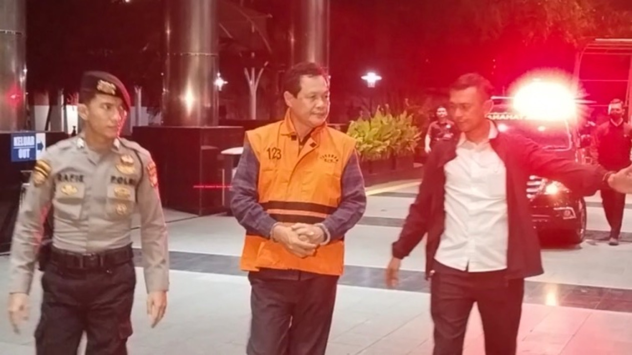 Bupati Edison Jadi Tersangka Pemberi dan Penerima Suap Terkait Pengadaan di Pemkab Muara Enim
            - galeri foto