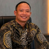 Ir. Uti Roysen, M.T Putra Kebanggaan Ketapang Kalimantan Barat yang Berkiprah di Industri Penerbangan Nasional
