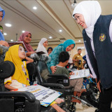 Gubernur Khofifah Salurkan Bantuan Rp2,27 Miliar di Kota Probolinggo, Perkuat Kemandirian Percepat Pengentasan Kemiskinan
