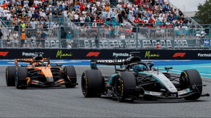 Kesulitan Bersaing di Barisan Depan, Bos McLaren Soroti Perbedaan Mesin Mercedes yang Mereka Gunakan di F1 2026