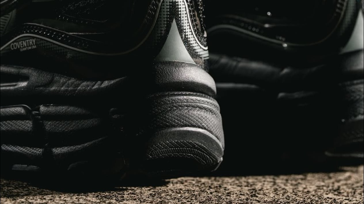 Teknologi Midsole dan Upper Ringan Jadi Kunci Kenyamanan di Balik Sepatu Modern
            - galeri foto