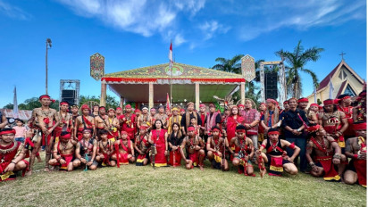 Bupati Ketapang Resmi Buka Gawai NYAPAT TAUTN XV Kecamatan Simpang Hulu