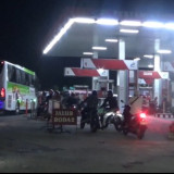 Sopir Truk Keluhkan Sulitnya Mendapat BBM Solar hingga Antrean Panjang Berjam-jam
