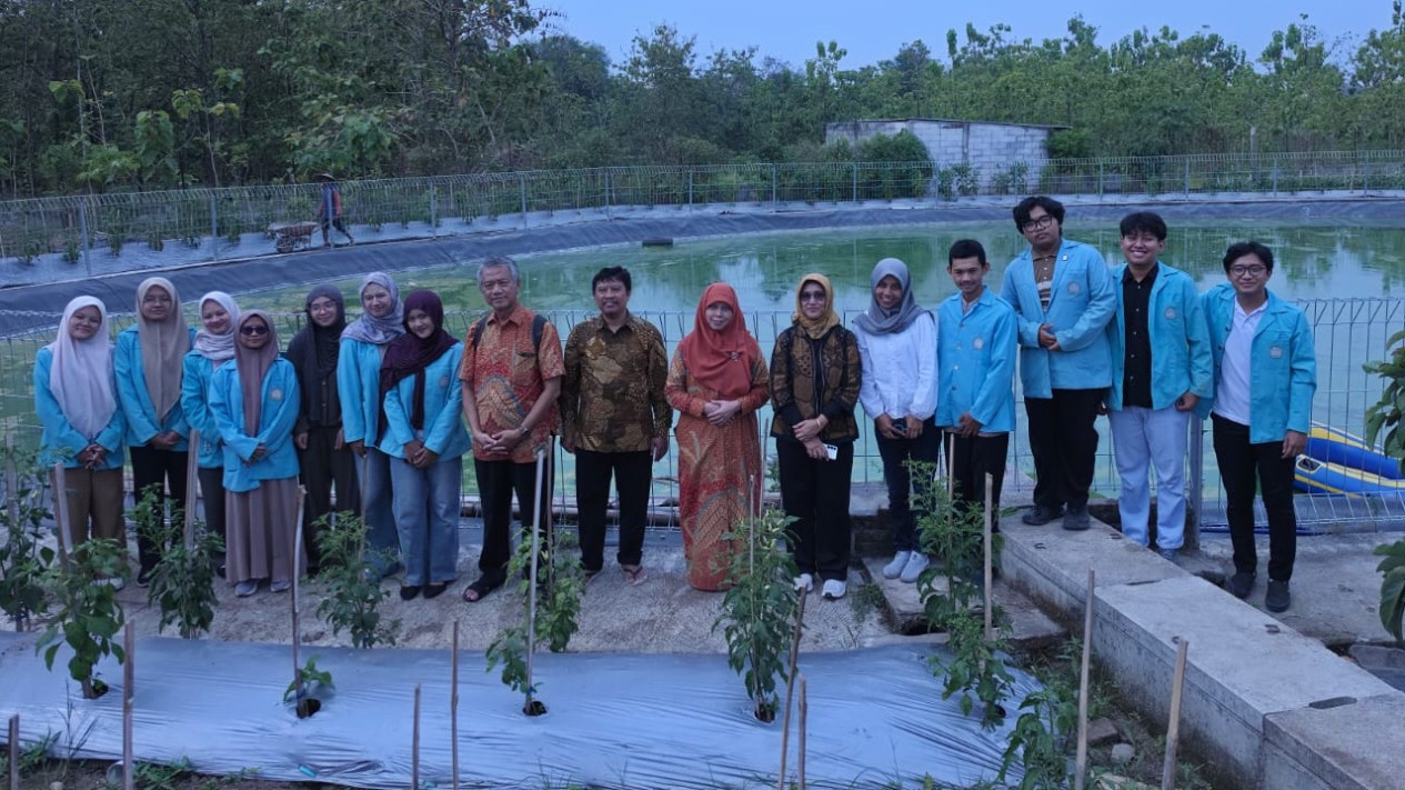 UNS Surakarta Kembangkan Teknologi Pirolisis: Sampah Plastik Diubah Jadi Bahan Bakar di Boyolali
            - galeri foto